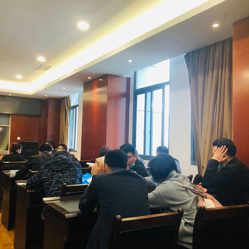 康建答辯
